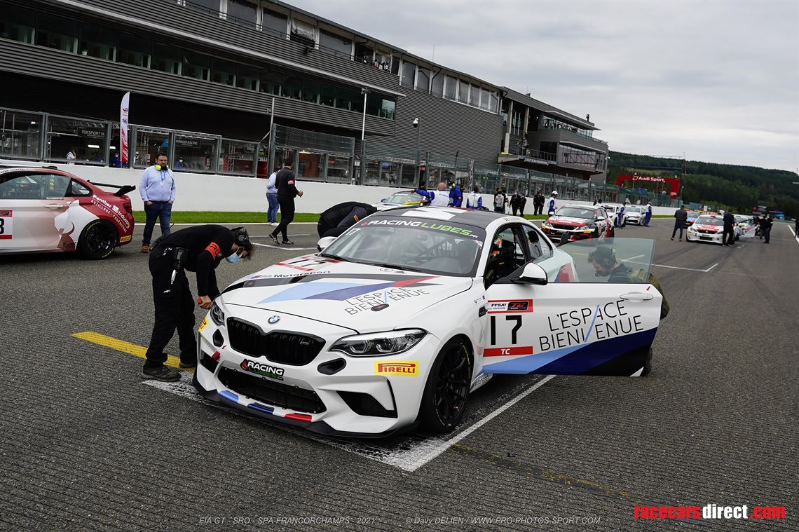 bmw-m2-cs-racing