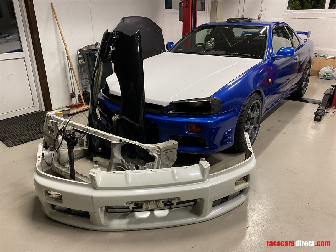 nissan-skyline-r34-gtt-rolling-chassis