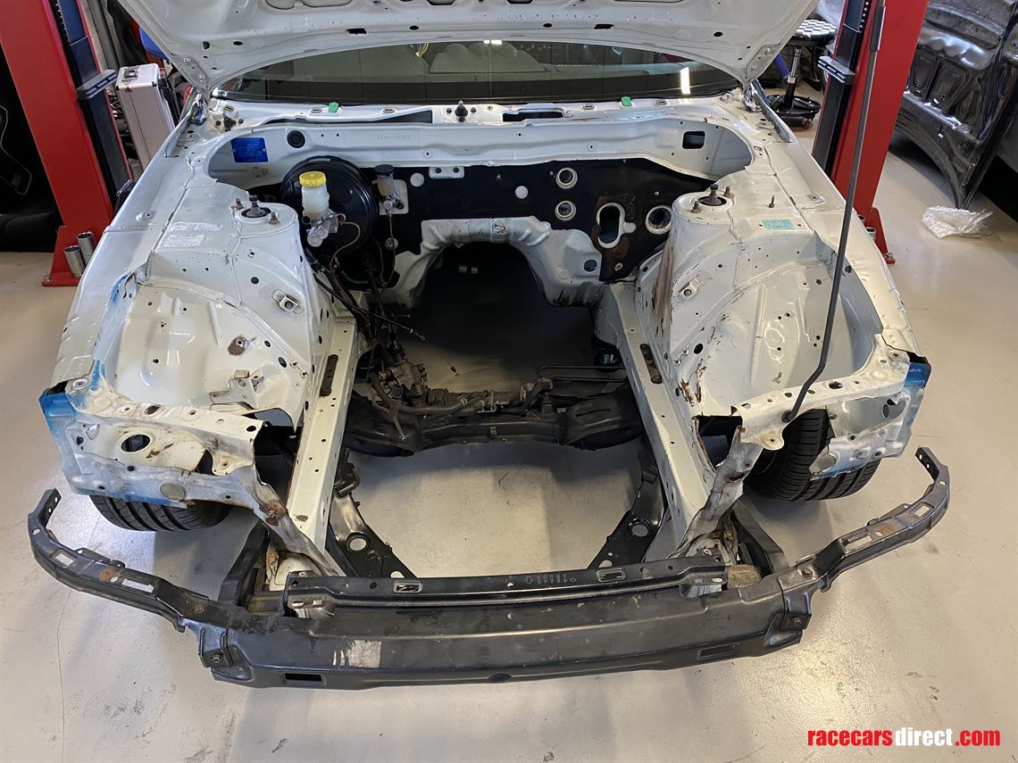 nissan-skyline-r34-gtt-rolling-chassis