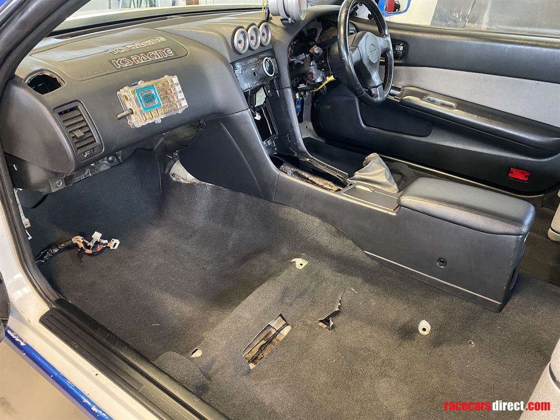 nissan-skyline-r34-gtt-rolling-chassis