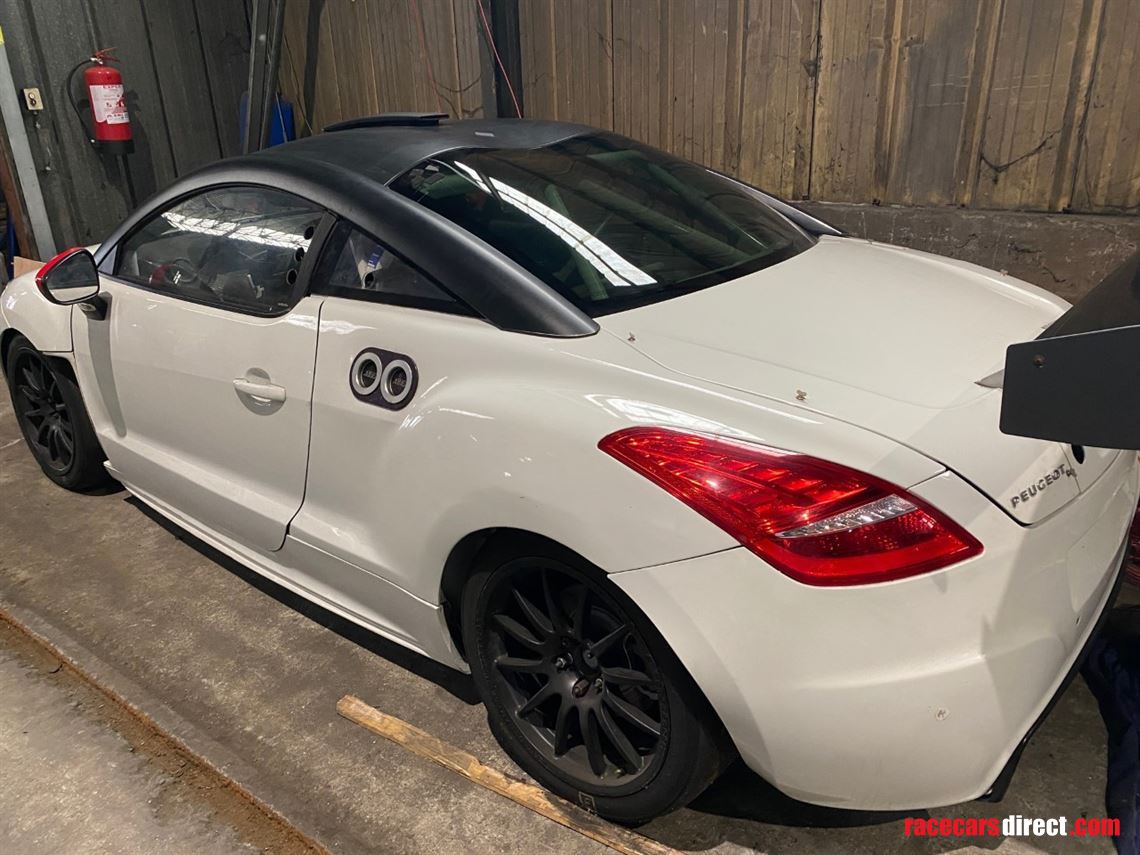 peugeot-rcz-racing-cup-reserved-car