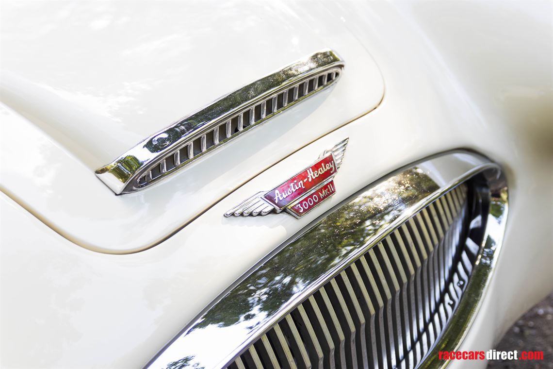 1962-austin-healey-mk2-bt7-tricarb