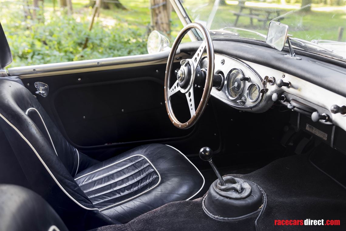 1962-austin-healey-mk2-bt7-tricarb