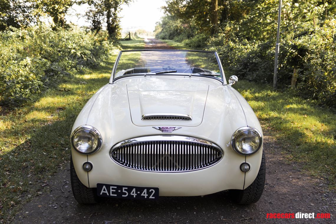 1962-austin-healey-mk2-bt7-tricarb