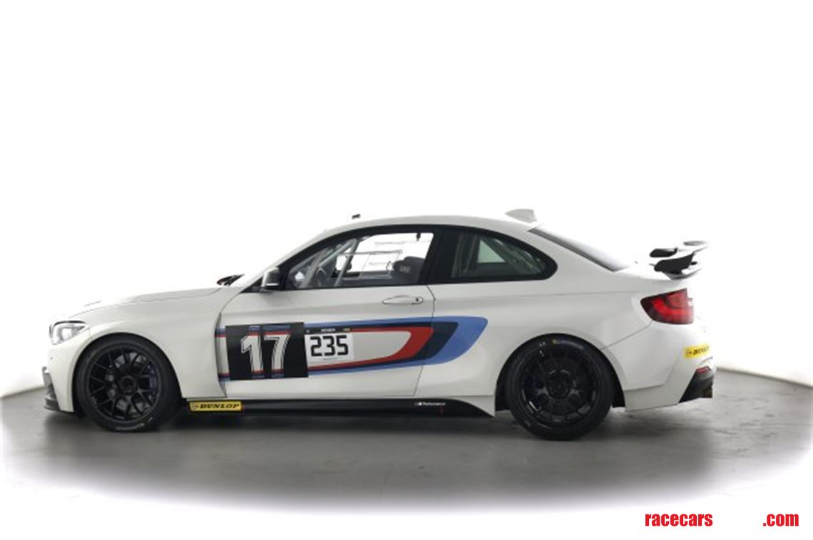 bmw-m235i-racing-cup