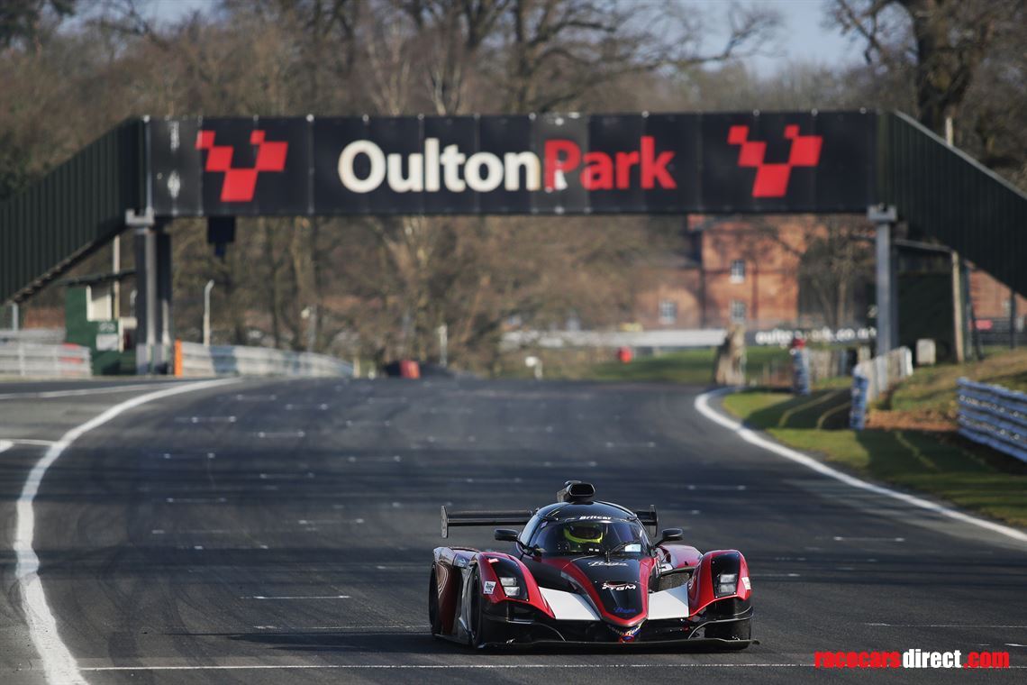 drive-available-in-praga-in-equipe-prototype