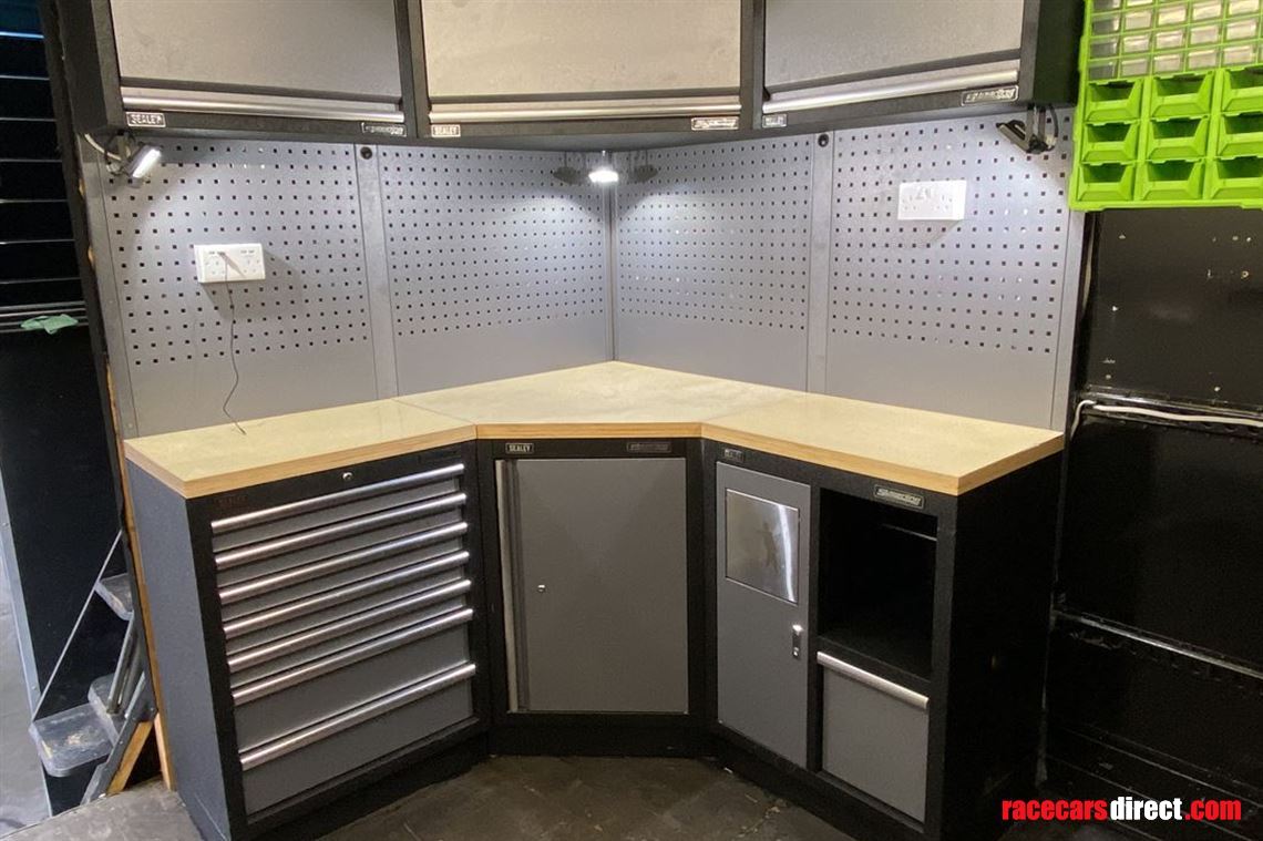 race-trailer-2-cars-living-workshop