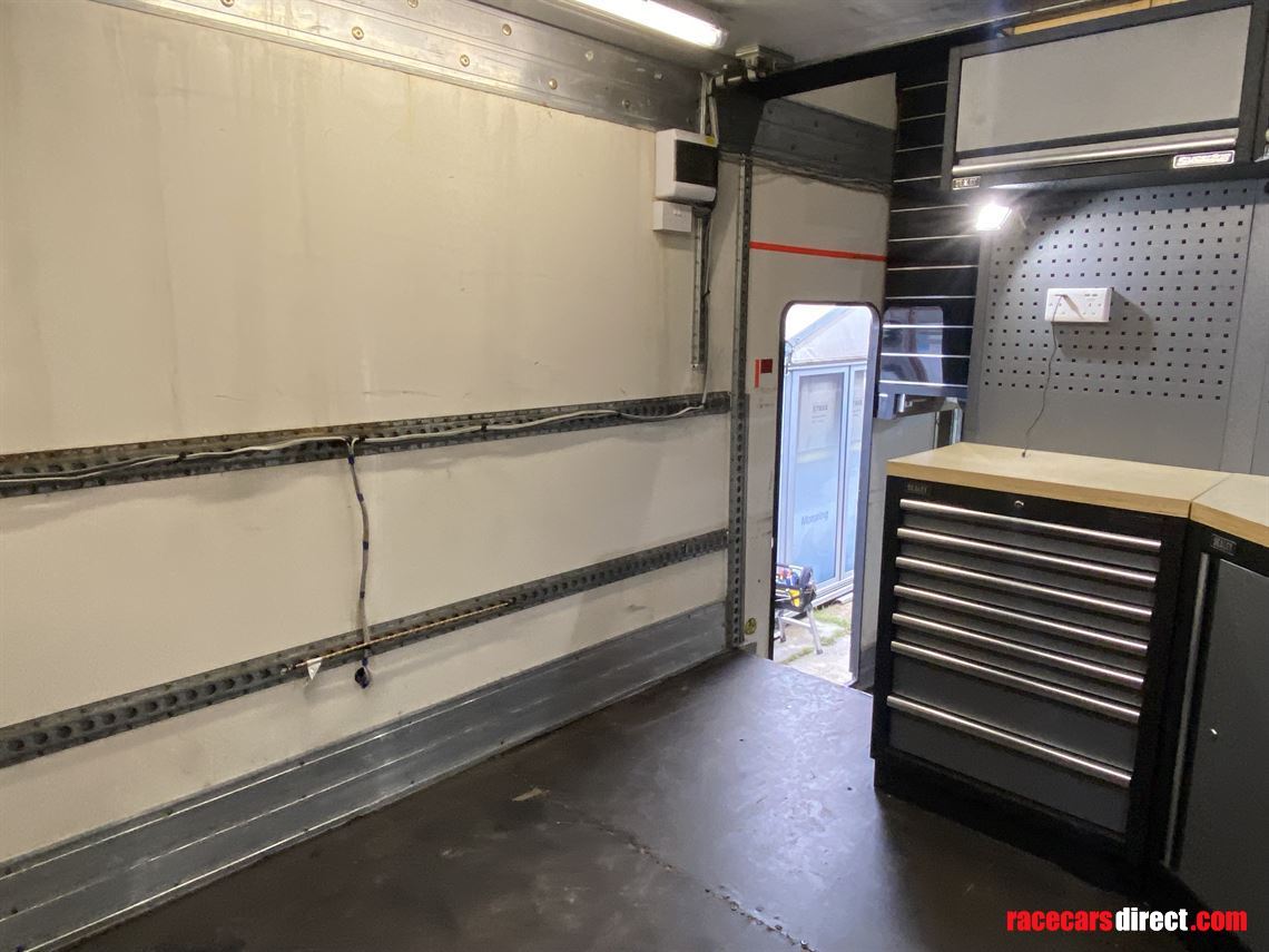 race-trailer-2-cars-living-workshop