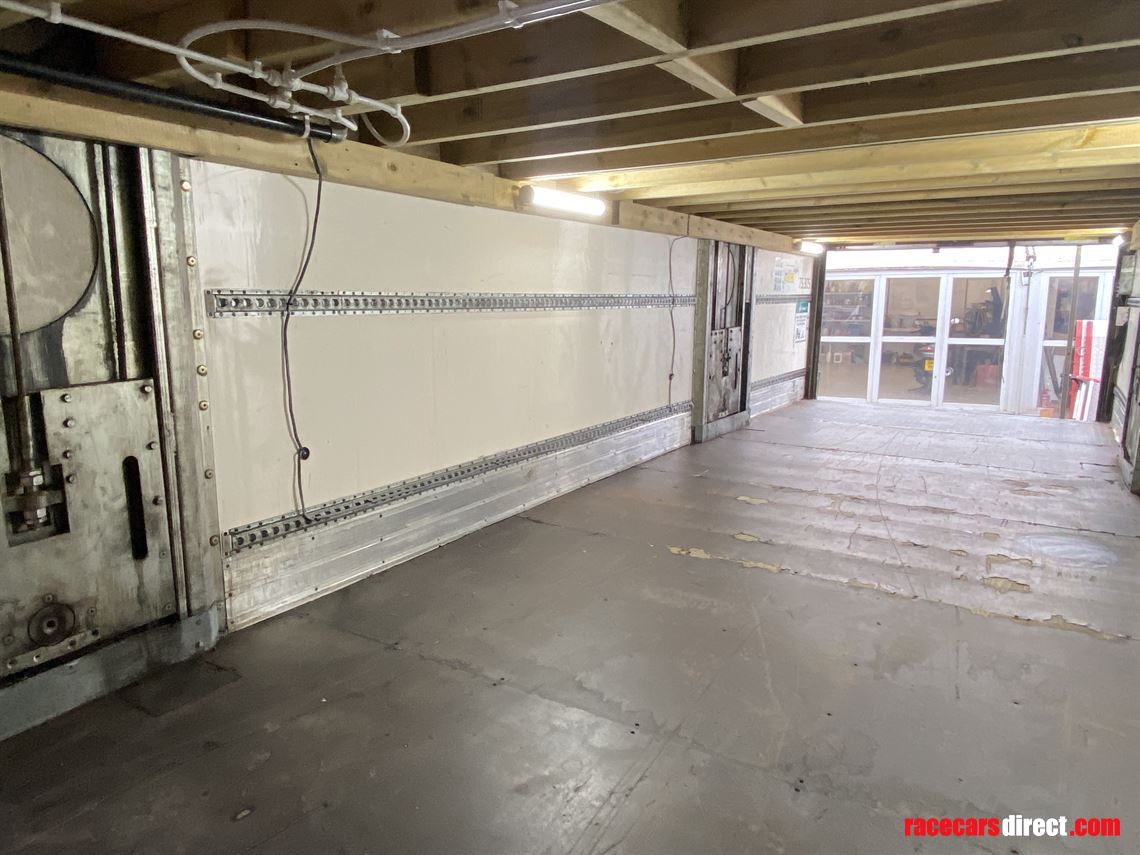 race-trailer-2-cars-living-workshop