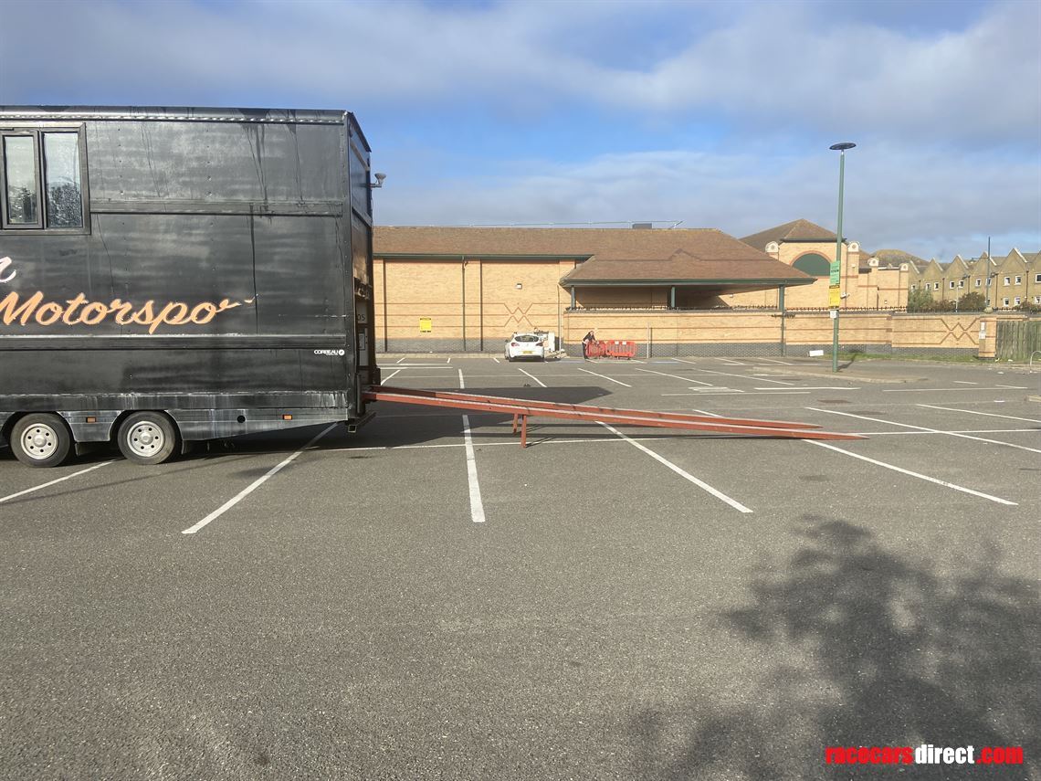 race-trailer-2-cars-living-workshop