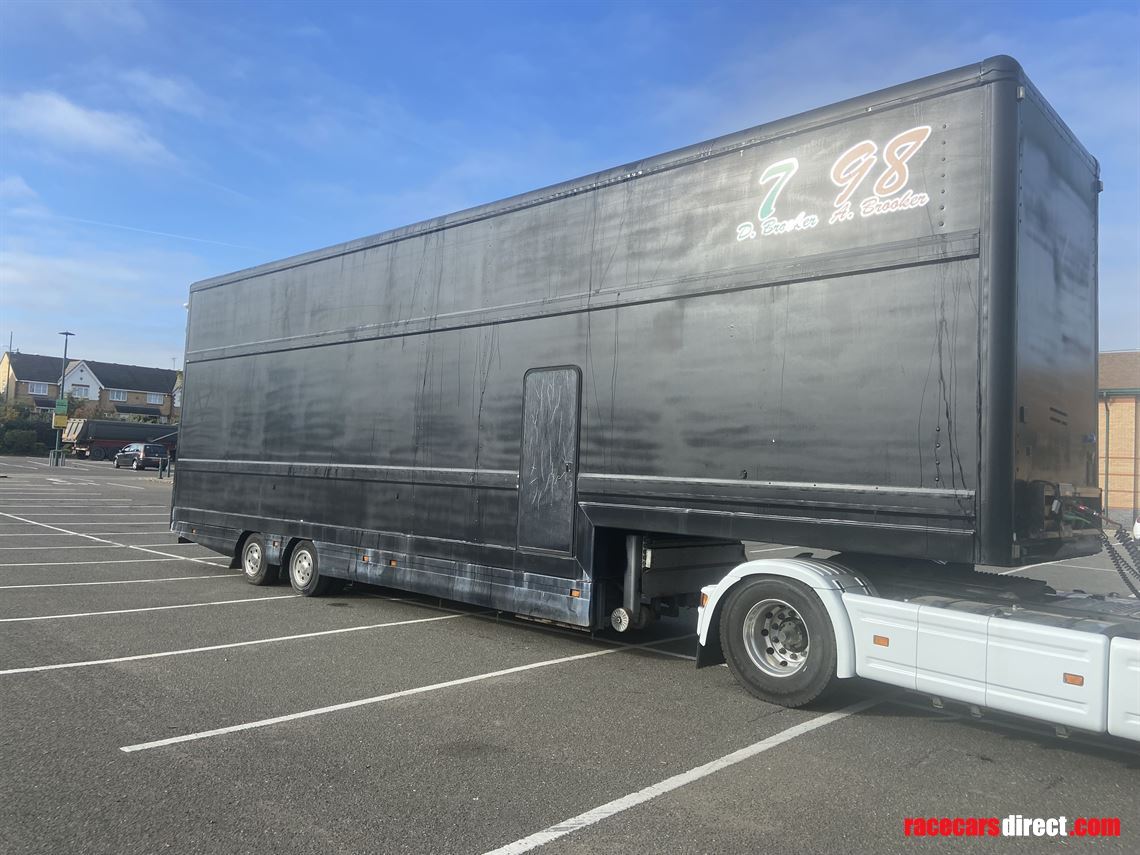 race-trailer-2-cars-living-workshop