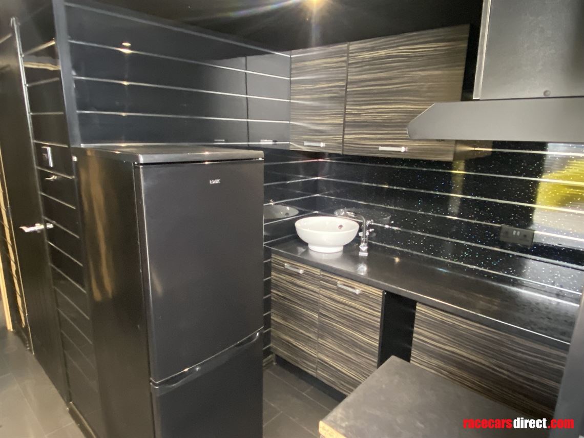 race-trailer-2-cars-living-workshop