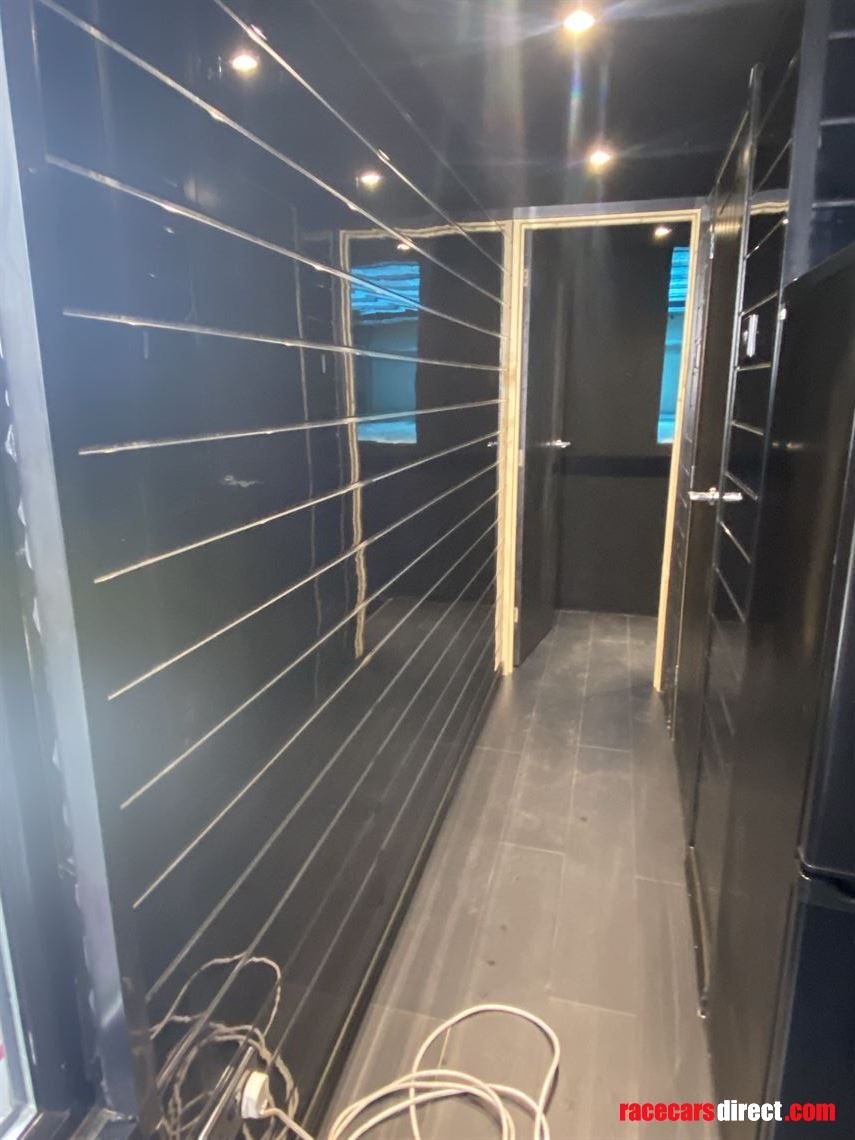 race-trailer-2-cars-living-workshop