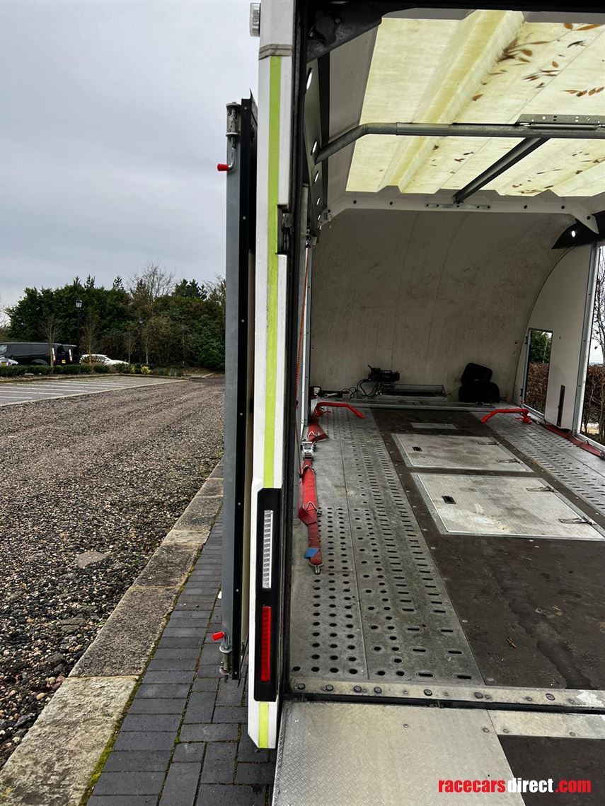 race-transporter-6-trailer