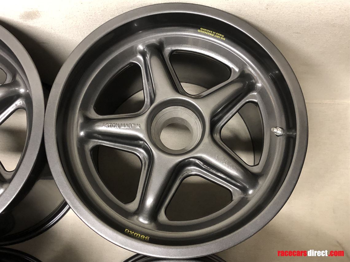 aston-martin-amr1-group-c-original-dymag-whee
