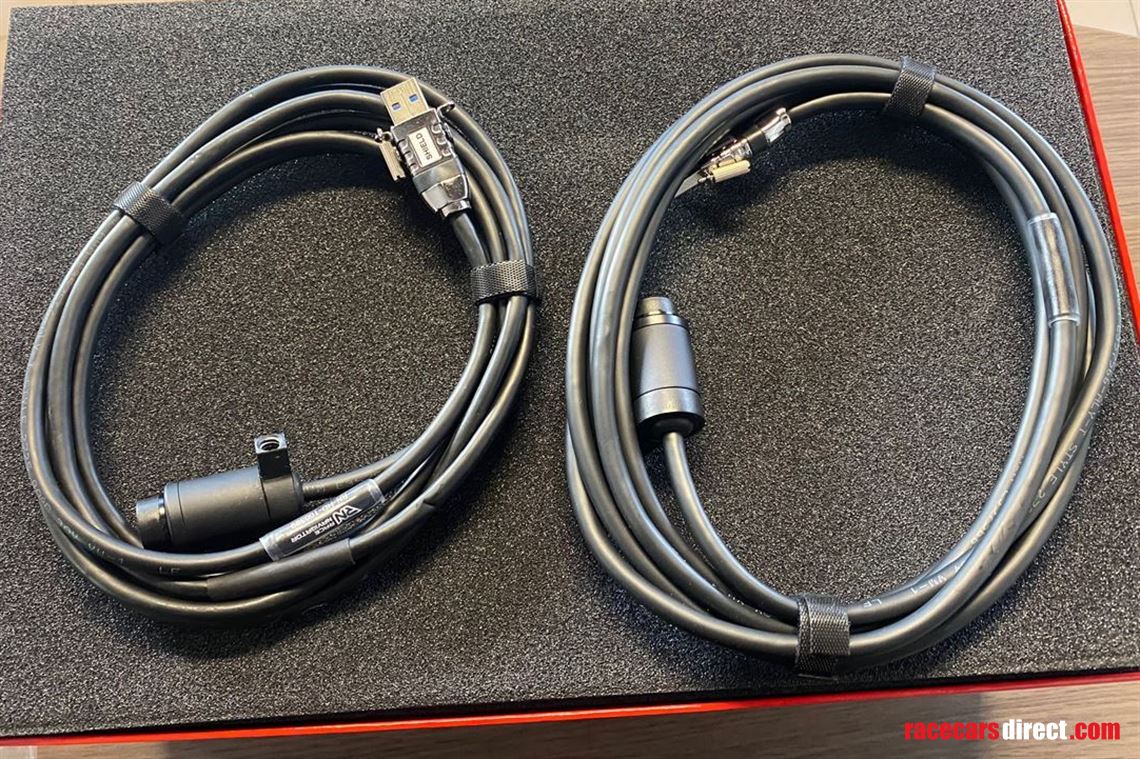 race-navigator-pro-with-many-accesories