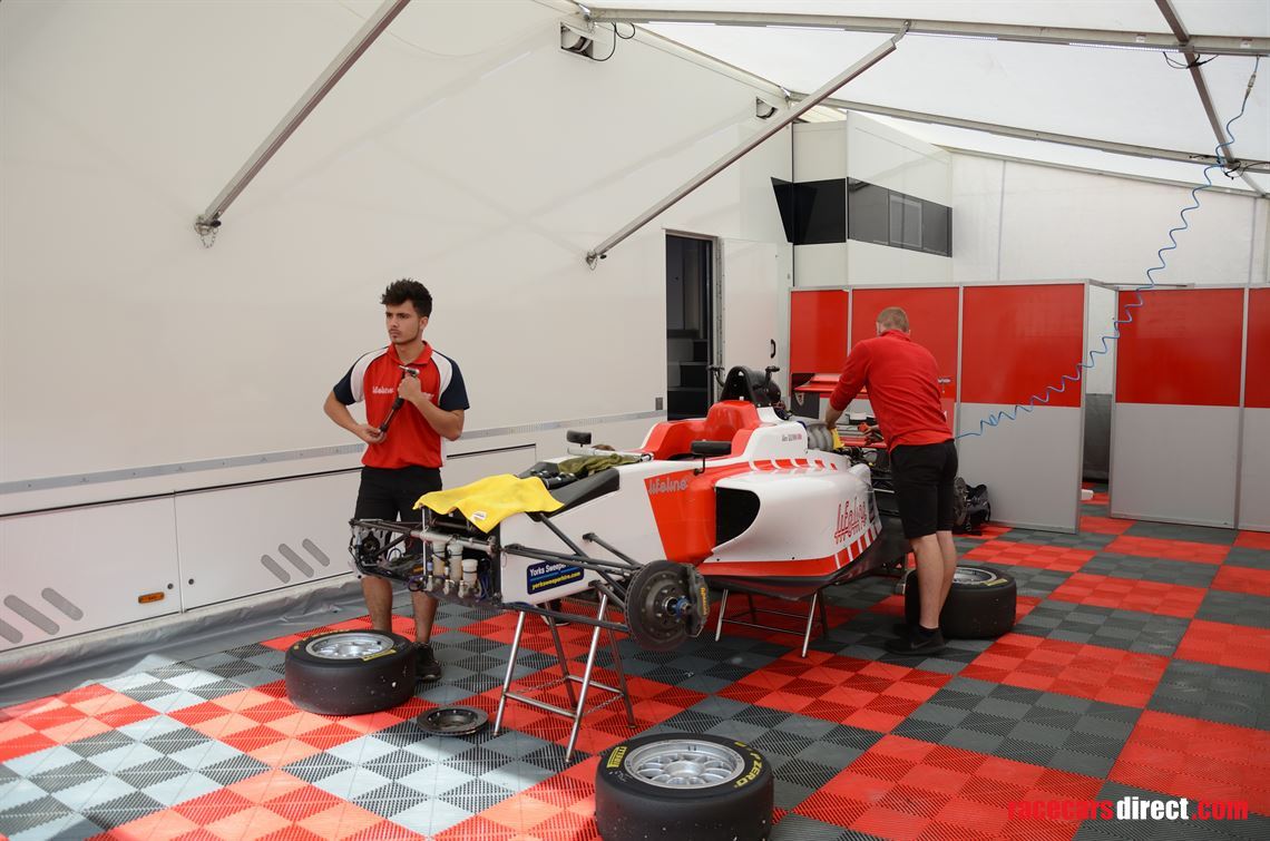 bence-race-trailer