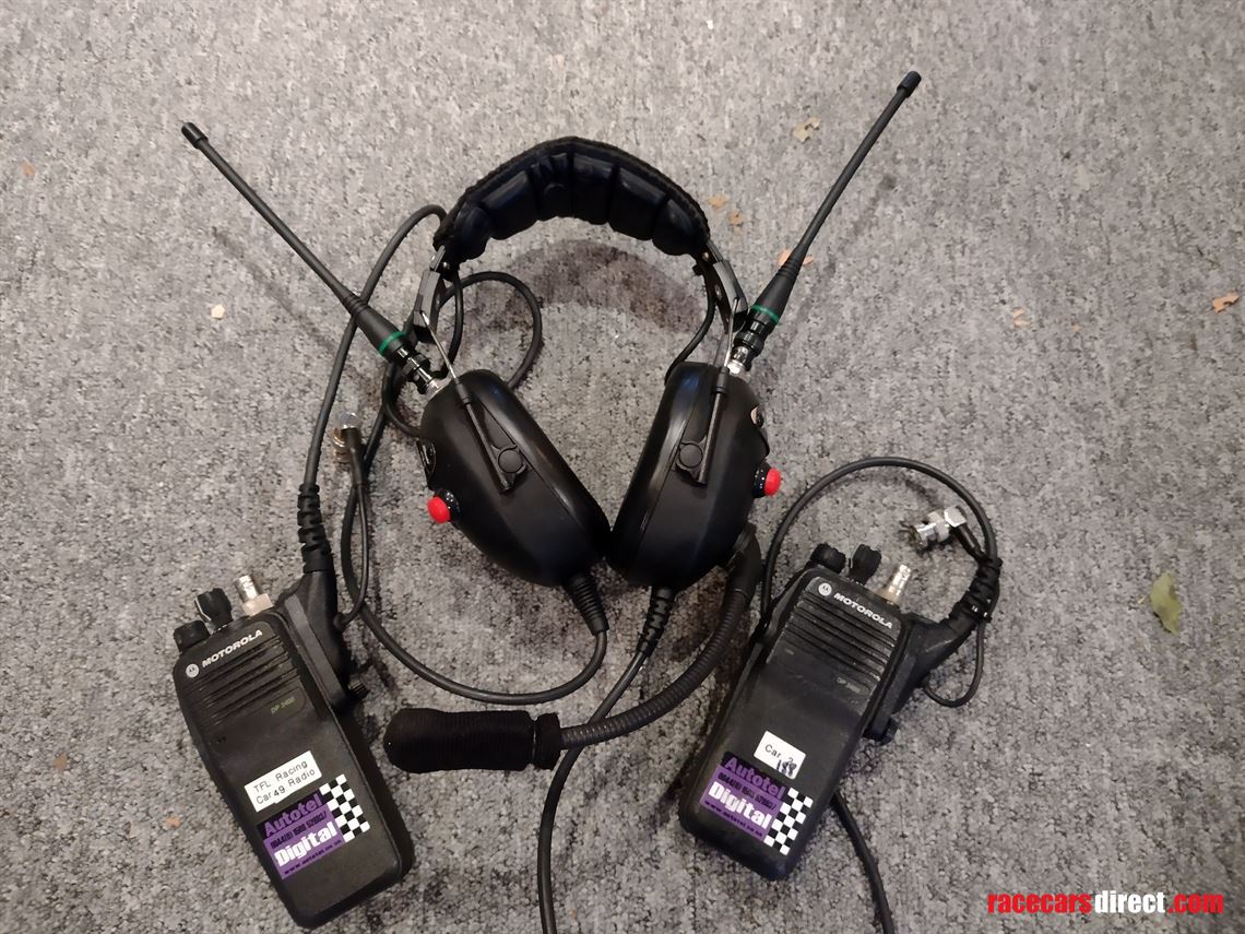 motorola-digital-radios-repeater-and-aerial