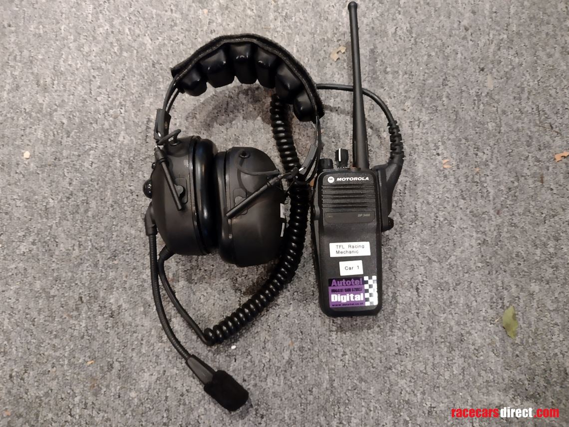 motorola-digital-radios-repeater-and-aerial