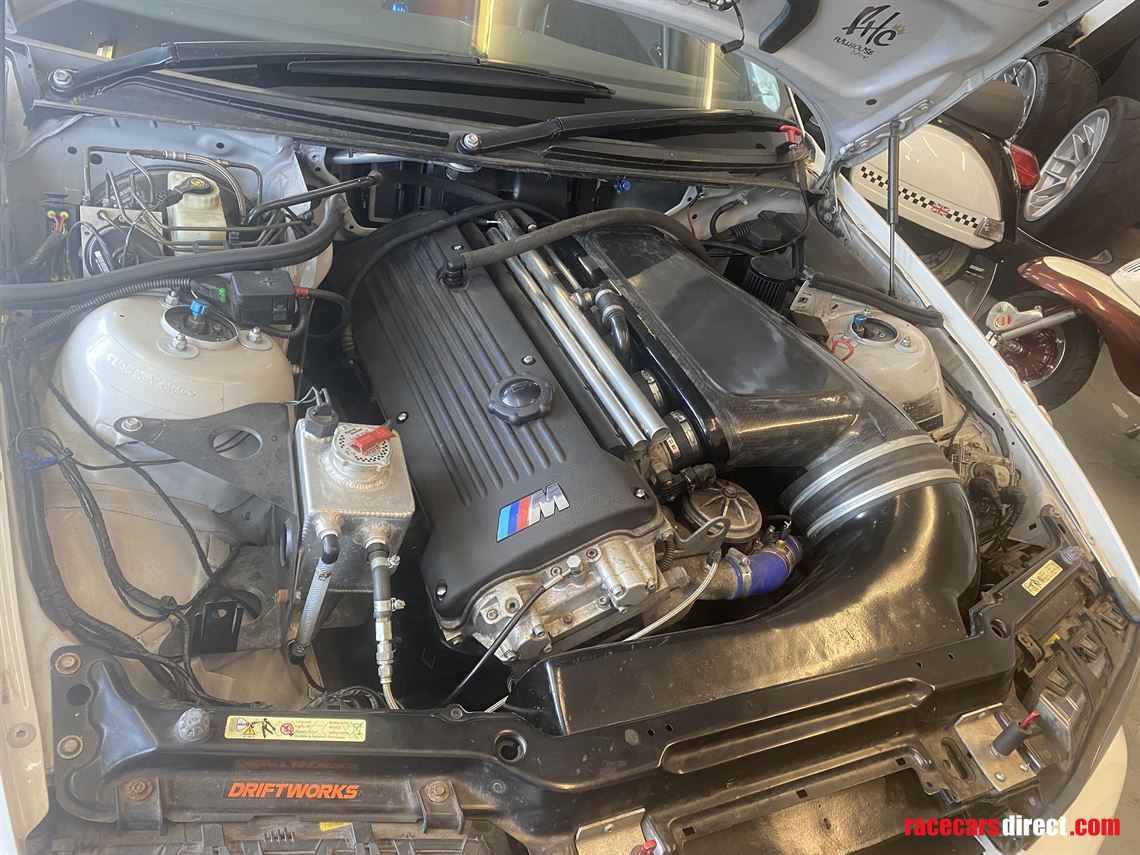 bmw-m3-32-m3-race-and-fast-road-car