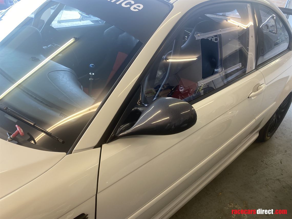 bmw-m3-32-m3-race-and-fast-road-car