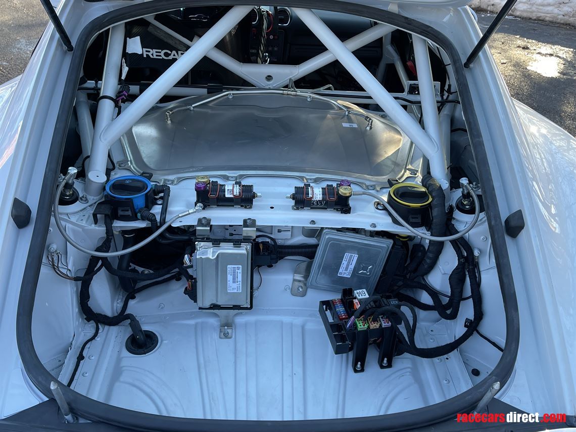 2020-porsche-gt4-clubsport-competition