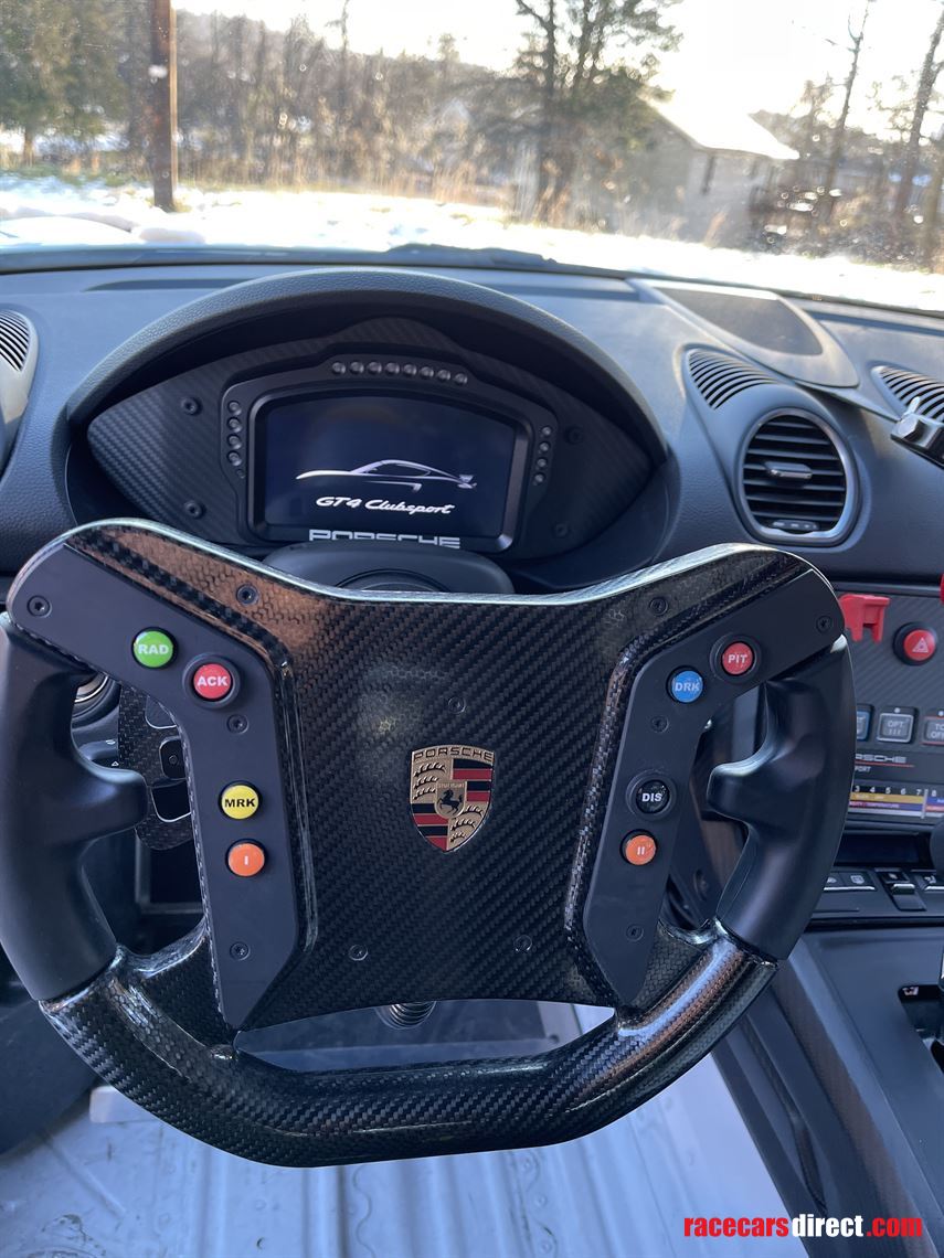 2020-porsche-gt4-clubsport-competition