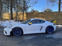 2020-porsche-gt4-clubsport-competition