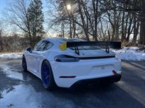 2020-porsche-gt4-clubsport-competition