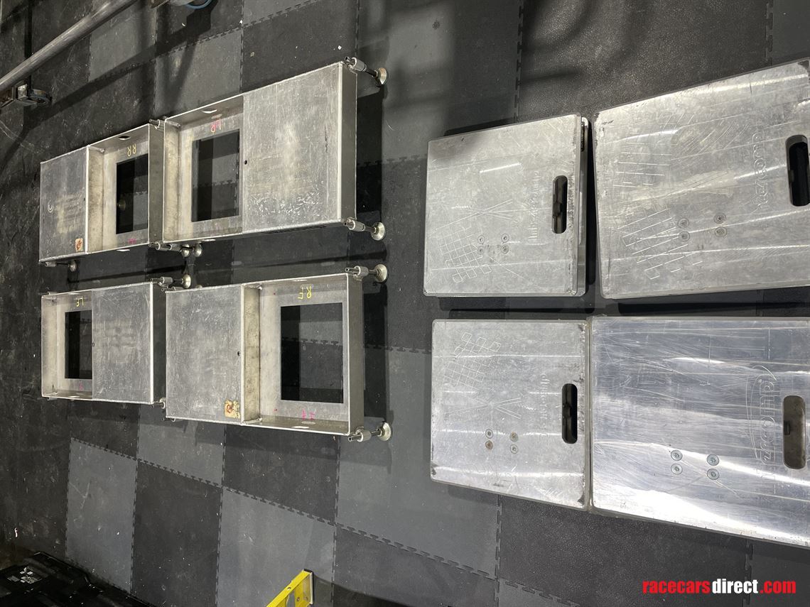 intercomp-e-z-scales-with-roll-off-levelers