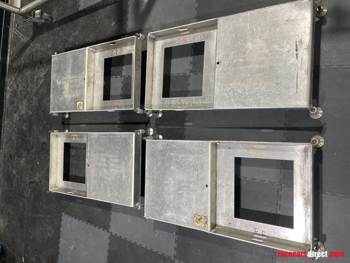 intercomp-e-z-scales-with-roll-off-levelers