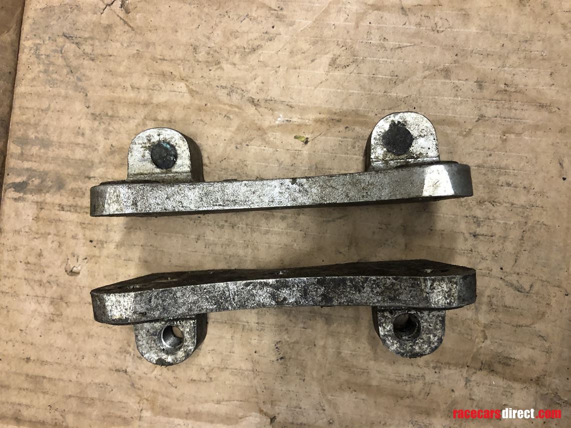 march-74b-rear-caliper-mounts