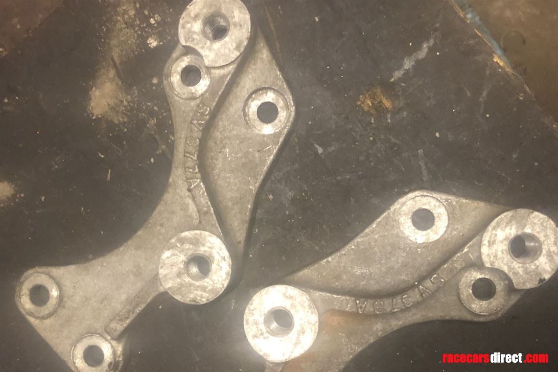 pair-caliper-mounts---sv377a-sv378a--origins