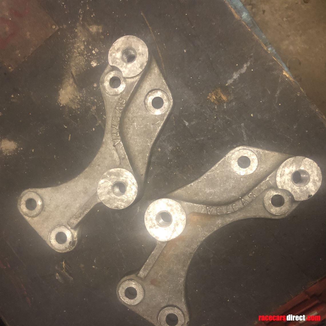 pair-caliper-mounts---sv377a-sv378a--origins