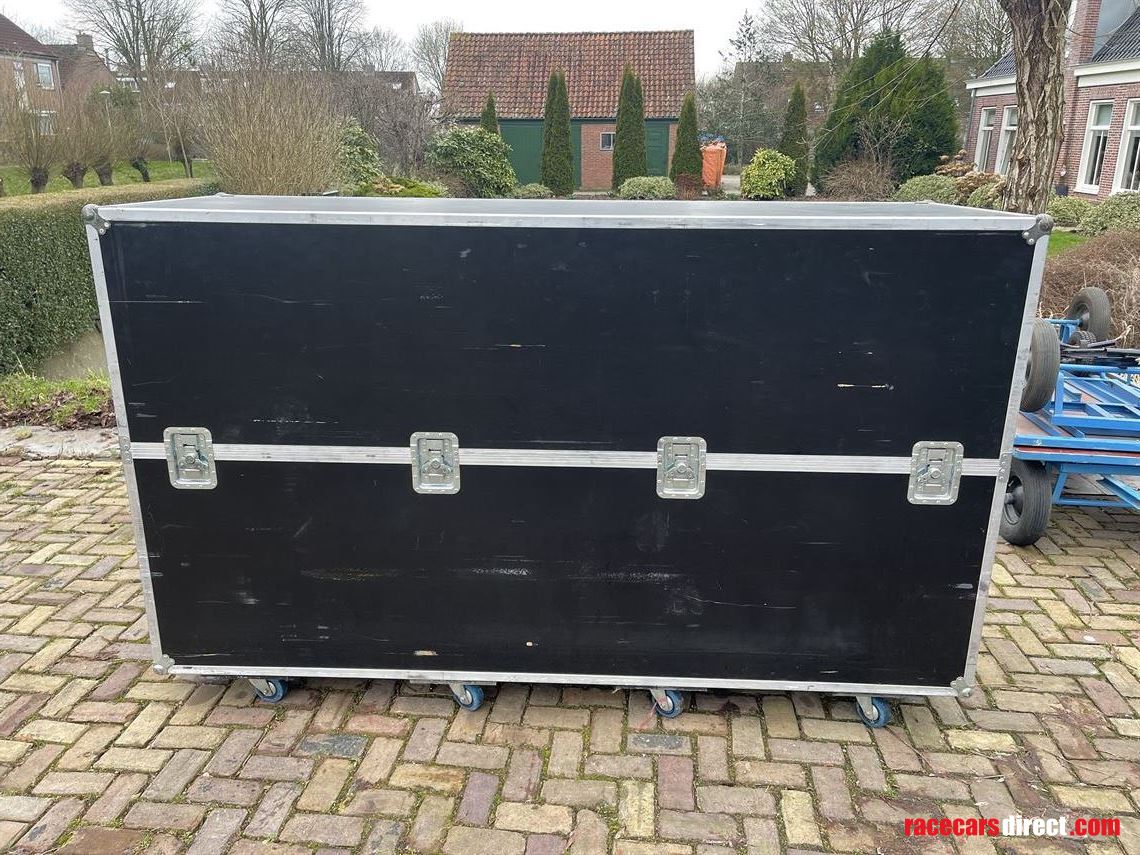 flight-cases-in-various-seizes