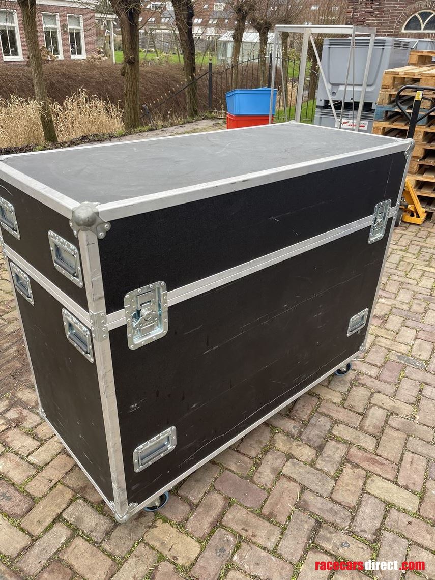 flight-cases-in-various-seizes
