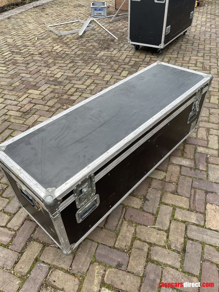 flight-cases-in-various-seizes