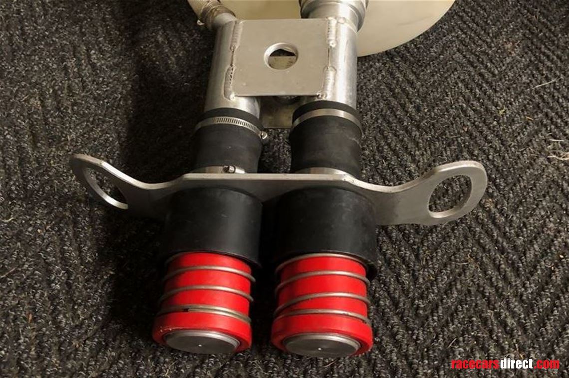 twin-atl-refuelling-probes-bottle