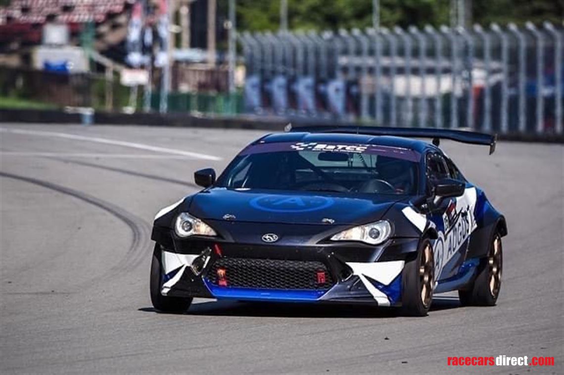 2013-toyota-gt86subaru-brz