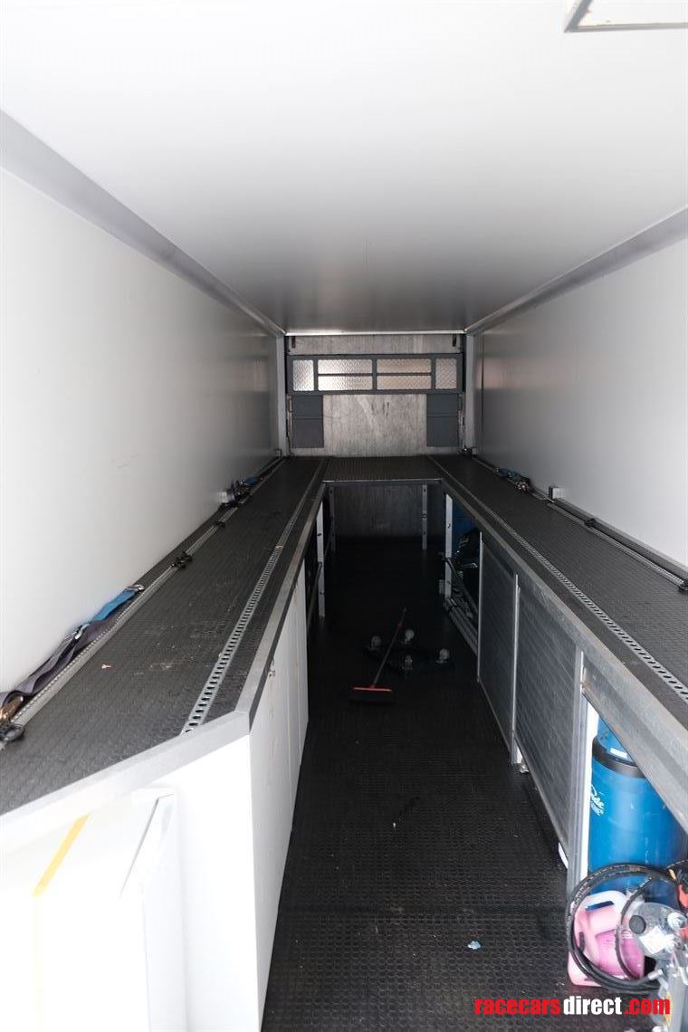 audi-r8-gt4-trailer-tools-and-spares