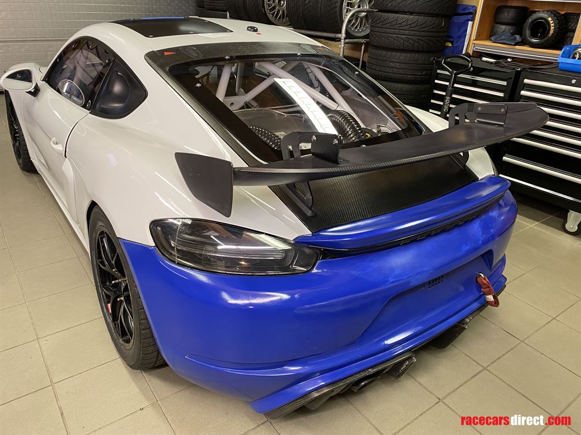 porsche-718-cayman-gt4-manthey-racing