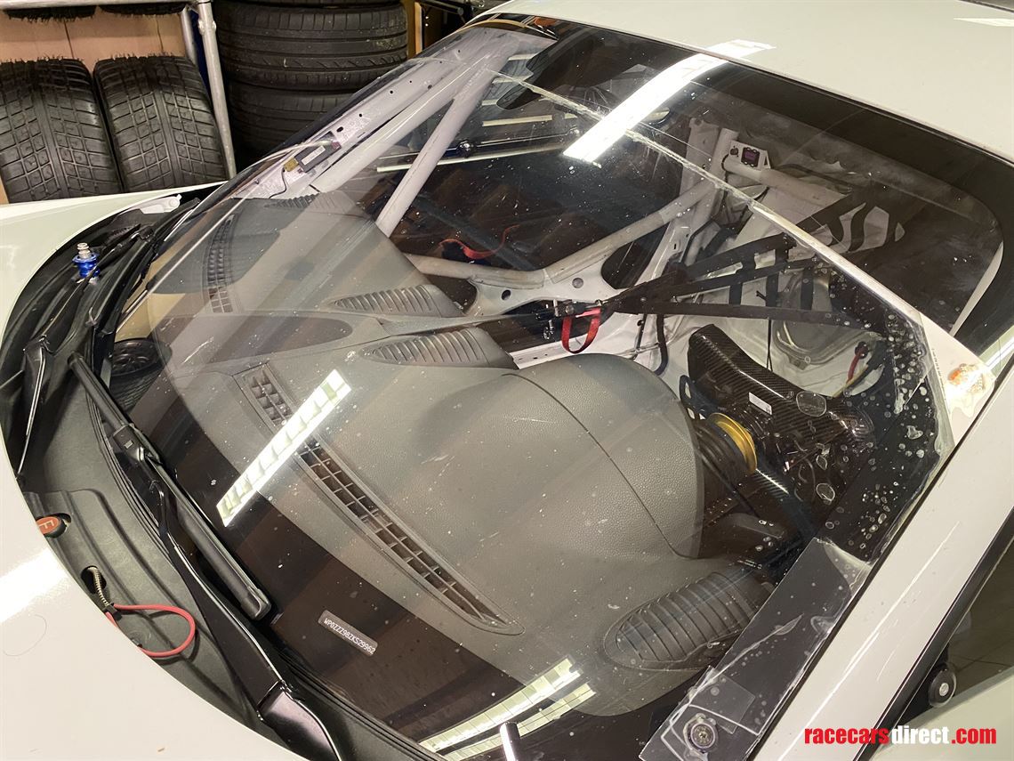 porsche-718-cayman-gt4-manthey-racing