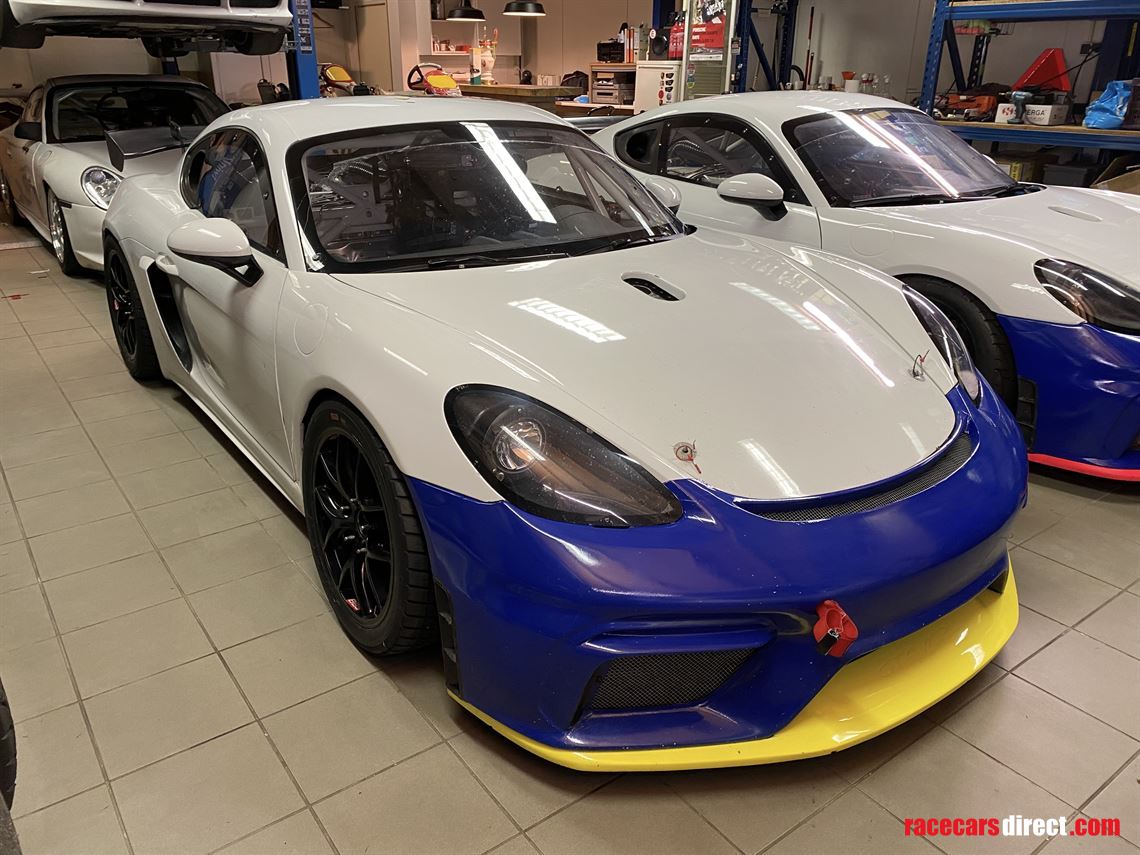 porsche-718-cayman-gt4-manthey-racing