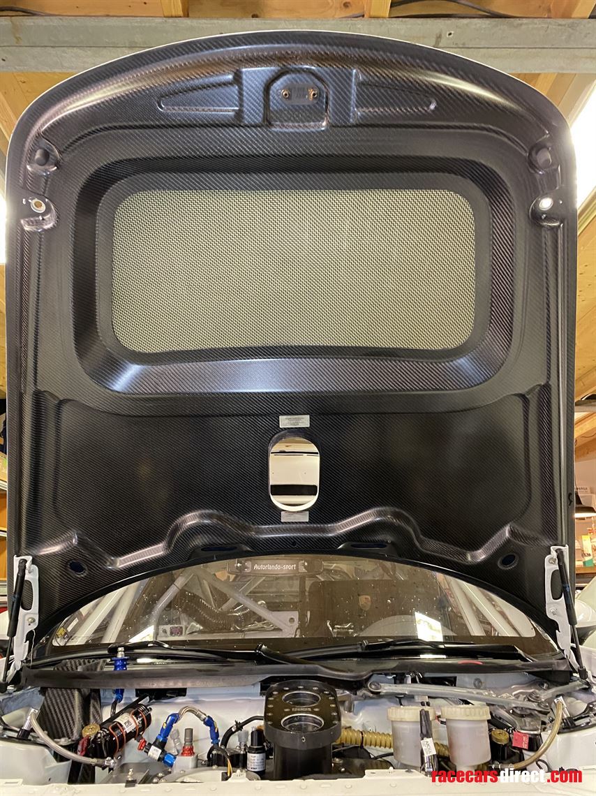 porsche-718-cayman-gt4-manthey-racing