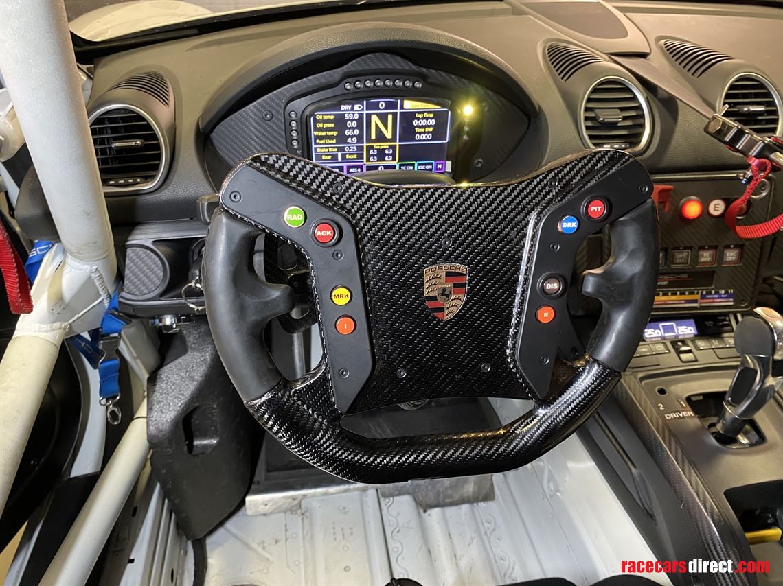 porsche-718-cayman-gt4-manthey-racing