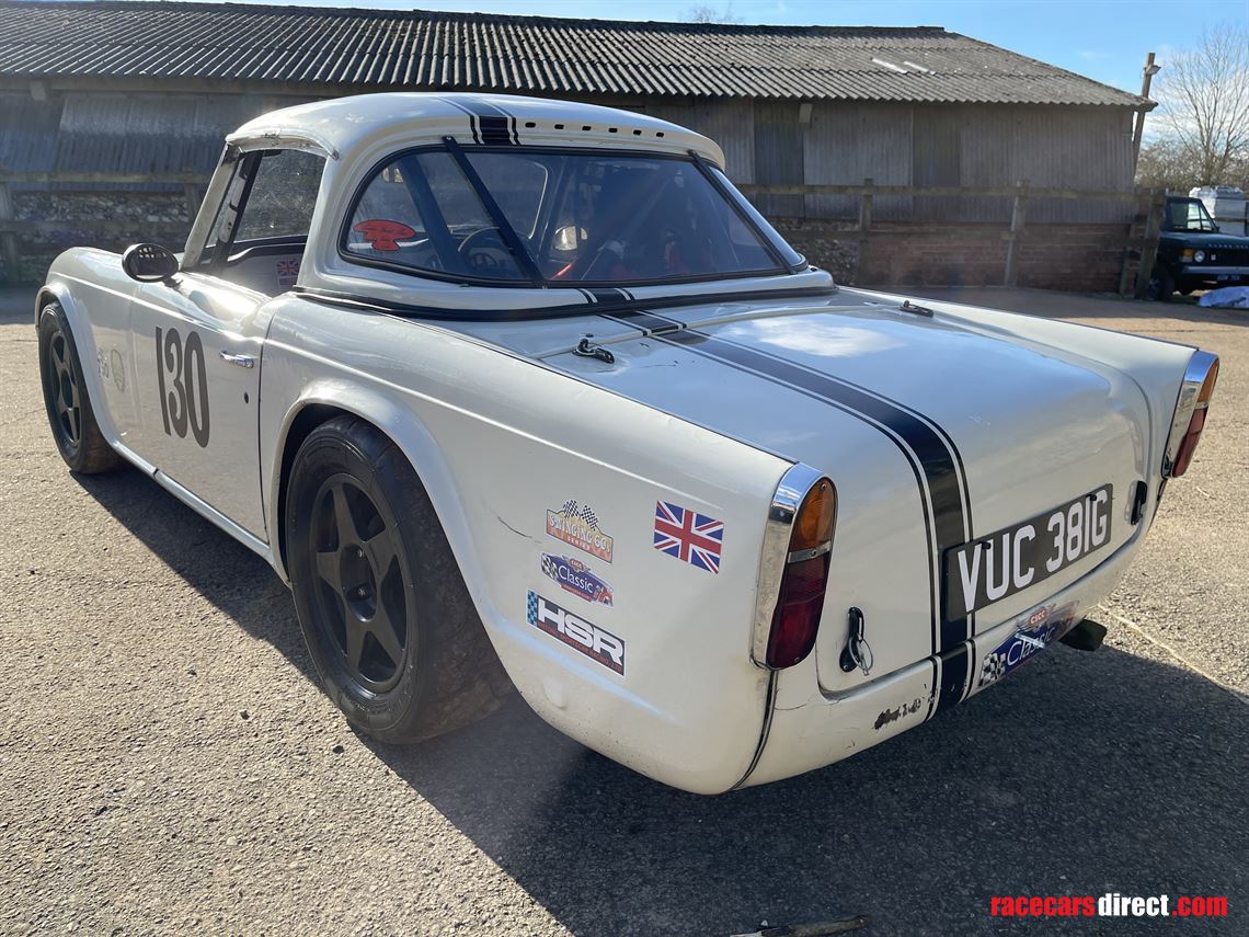 triumph-tr5-historic-race-car