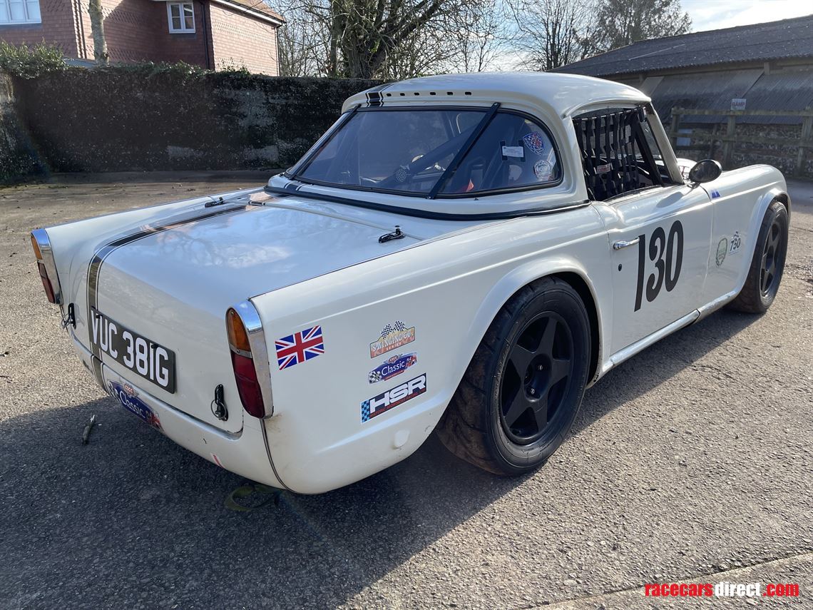 triumph-tr5-historic-race-car