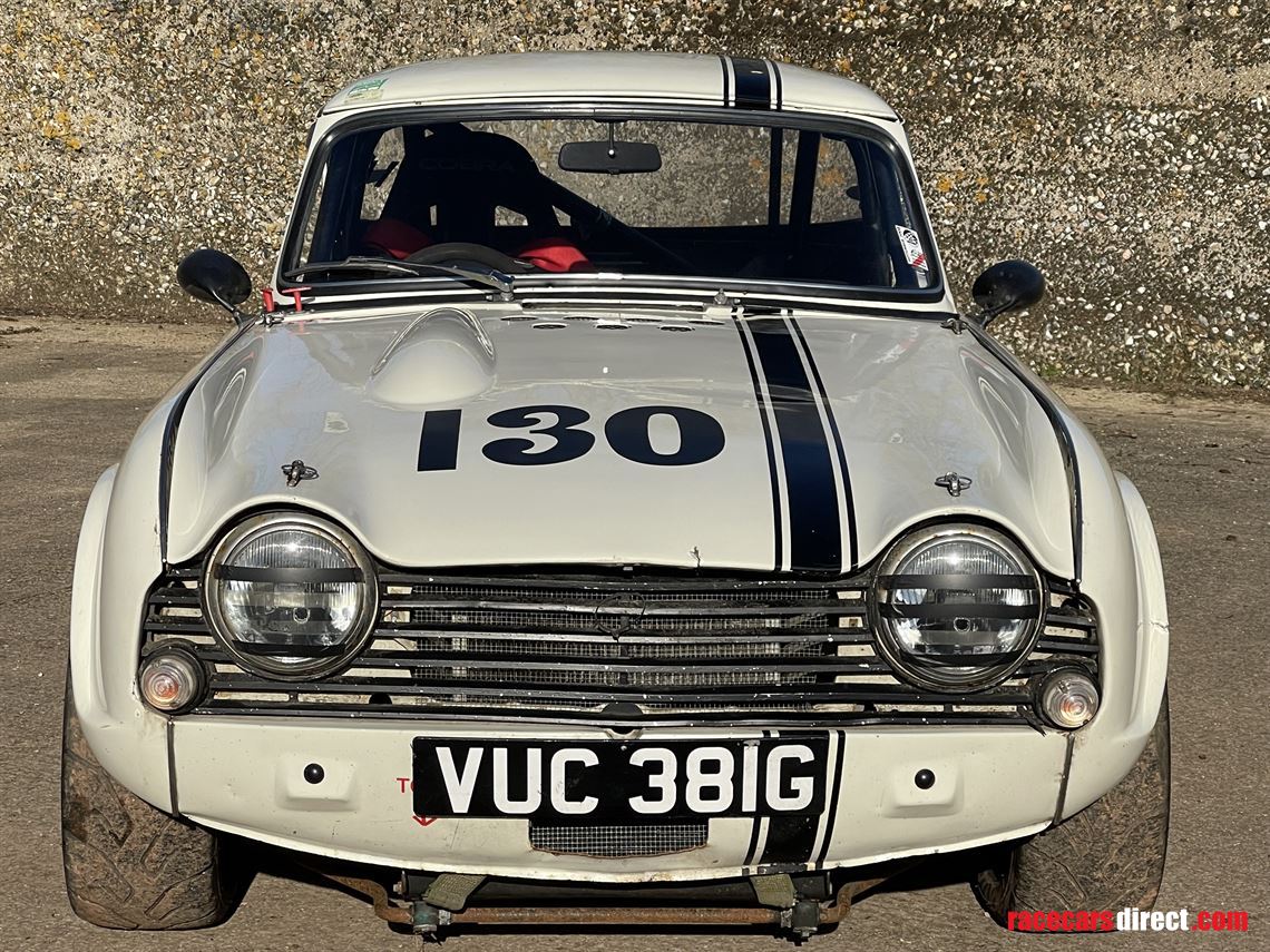 triumph-tr5-historic-race-car