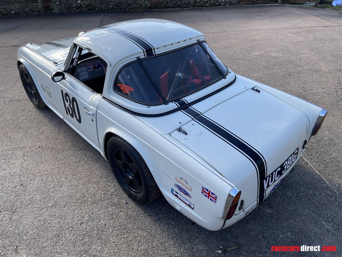 triumph-tr5-historic-race-car