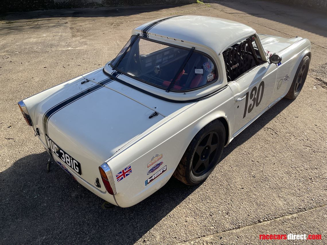 triumph-tr5-historic-race-car
